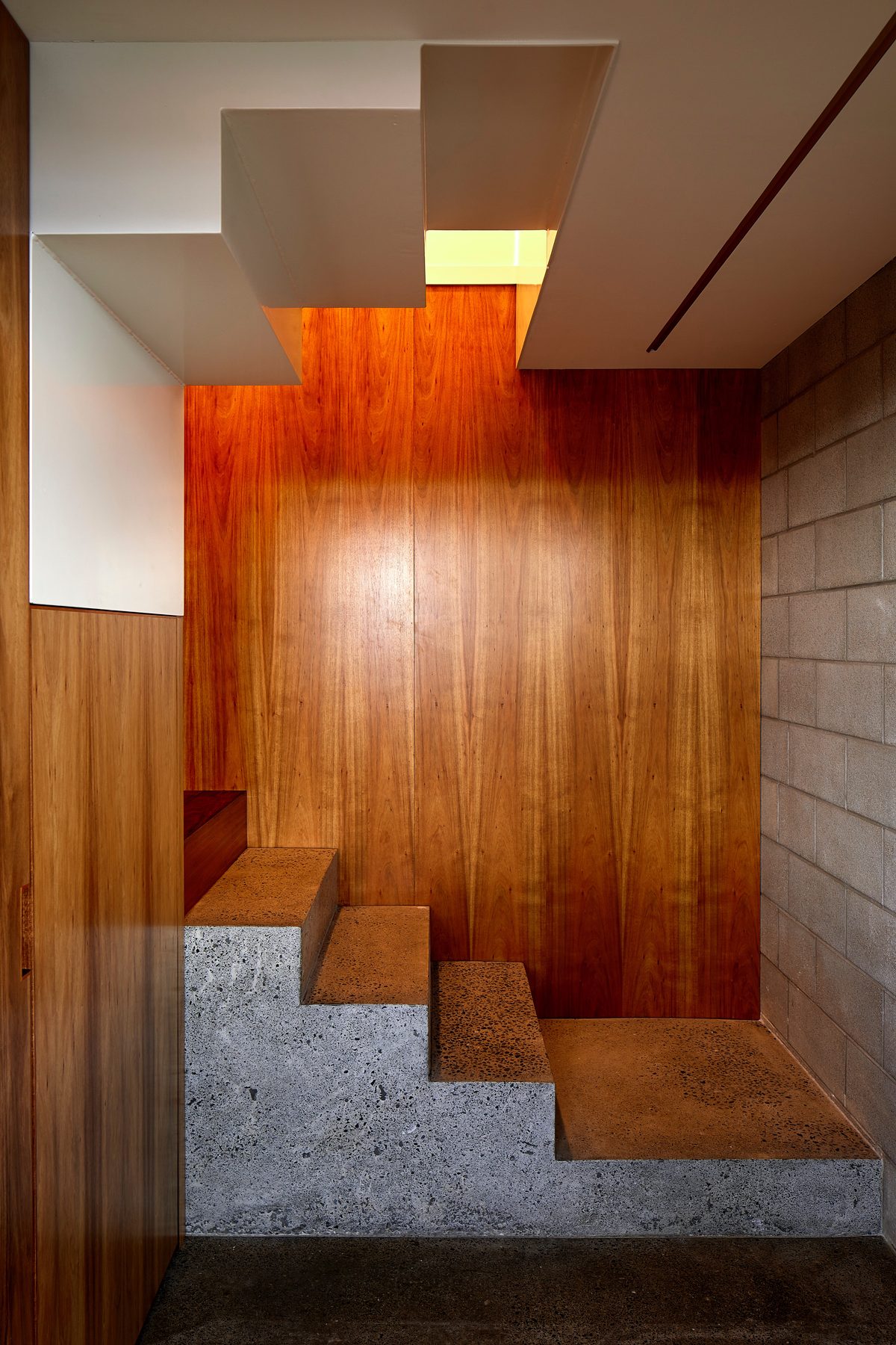 10×10 House, Kilbirnie — Shadow Constructs