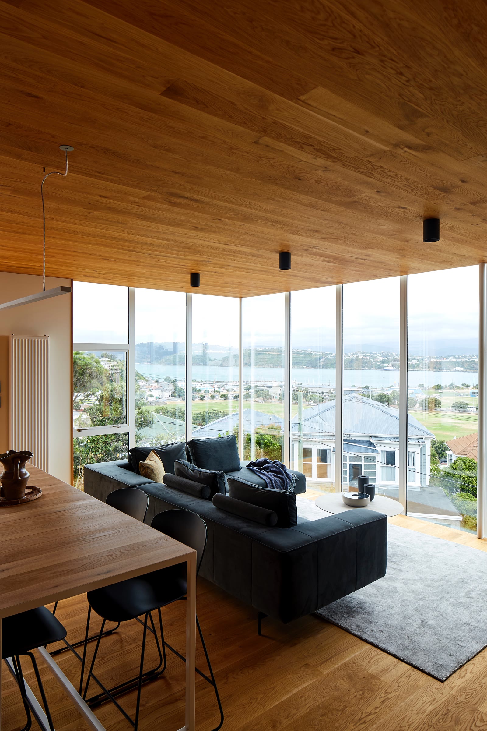 10×10 House, Kilbirnie — Shadow Constructs