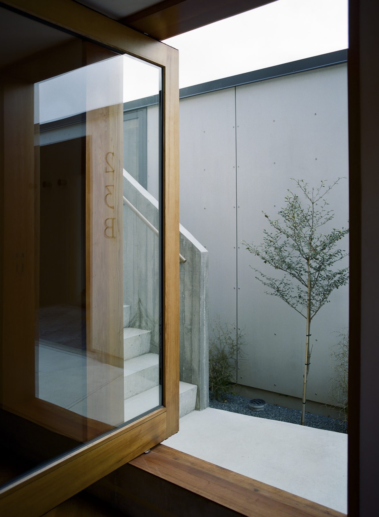 Font Bunker studio, Miramar — Shadow Constructs